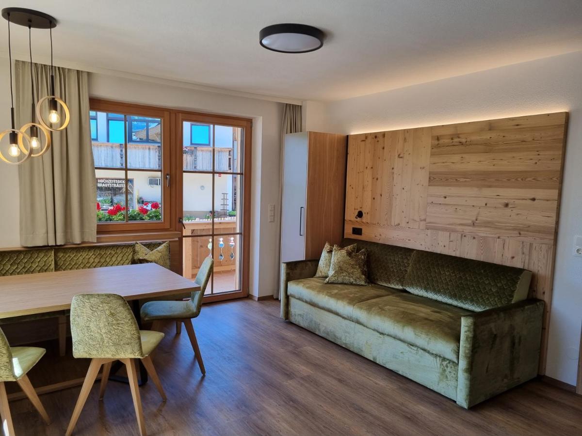 Greidlhof Alpstyle Apartments Fuegen Exterior photo